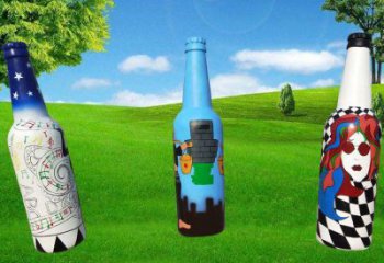 啤酒瓶雕塑承接，景區(qū)案例，玻璃鋼啤酒瓶雕塑承接