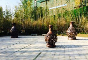 銅花瓶雕塑制造商，小區(qū)擺件，景觀銅花瓶雕塑廠家