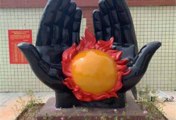 火球雕塑展品，花園小品，玻璃鋼手托火球雕塑優(yōu)選
