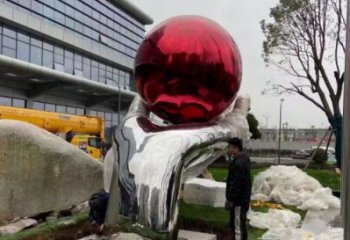 火球雕塑制作，鍛造工藝，廣場(chǎng)手托火球雕塑選用廠家