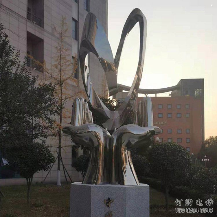 雙手雕塑廠家，水景雕塑，別墅不銹鋼雙手雕塑制作