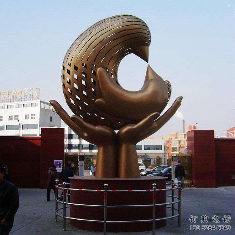 雙手雕塑系列精選，小區(qū)雕塑，不銹鋼雙手雕塑定做廠家