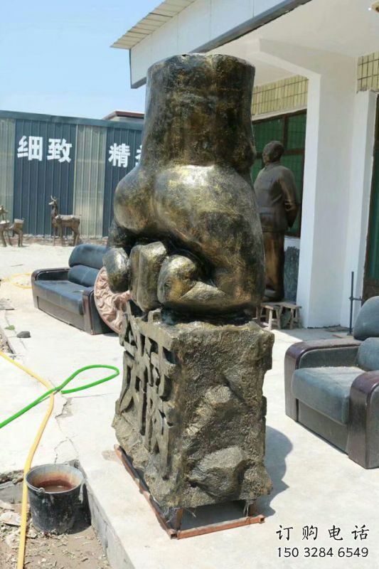 握拳雕塑制造，中式工藝，玻璃鋼仿銅握拳雕塑廠家