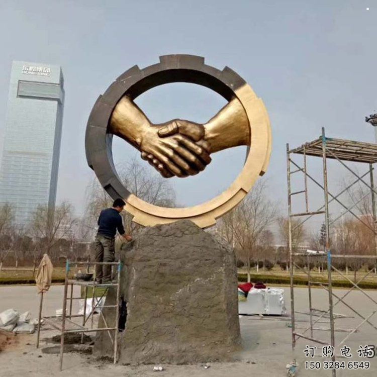 握手雕塑批發(fā)，景觀雕塑，不銹鋼握手雕塑制作承接