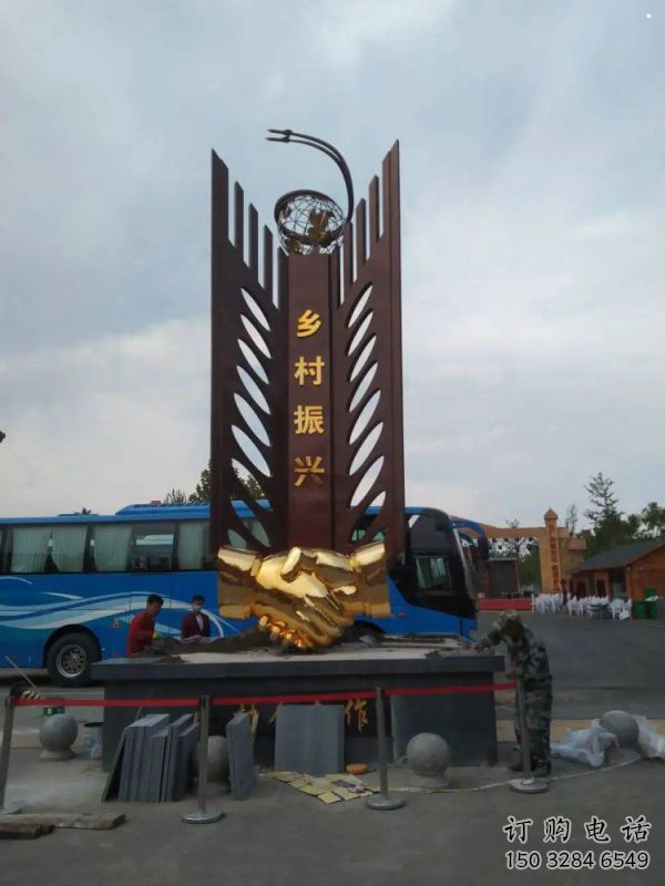握手雕塑生產(chǎn)商，地標(biāo)擺件，不銹鋼握手雕塑生產(chǎn)