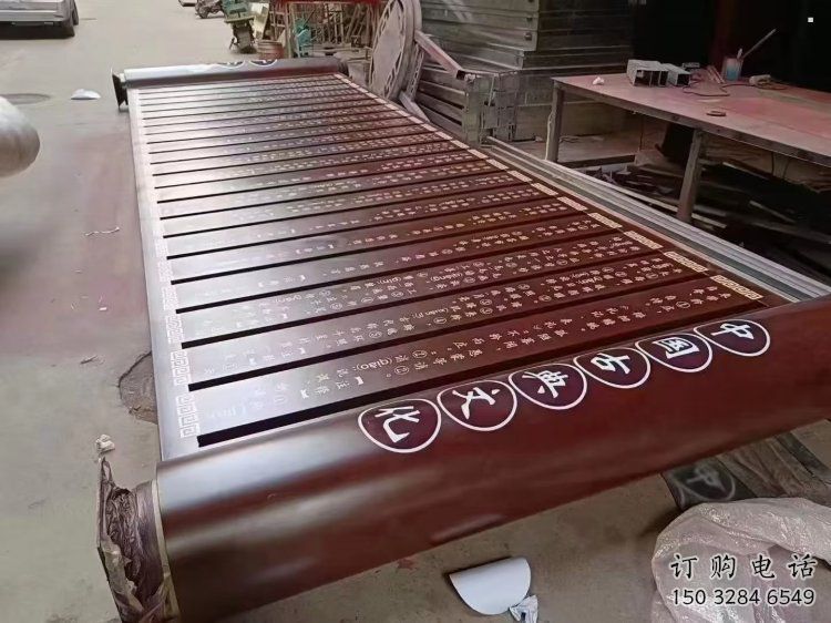 景區(qū)書卷雕塑，鍍金歐式雕塑，鐵藝材質(zhì)