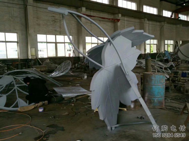 楓葉雕塑承接，鍛造工藝，不銹鋼楓葉雕塑訂做