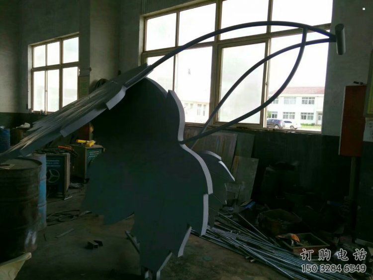 楓葉雕塑承接，歐式風(fēng)格，不銹鋼楓葉雕塑精選