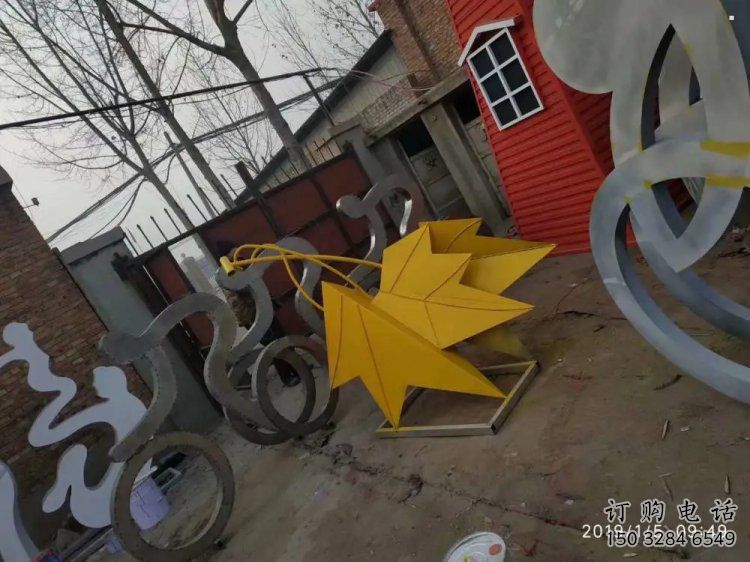 楓葉雕塑制作，園林裝飾，建筑烤漆楓葉雕塑廠家