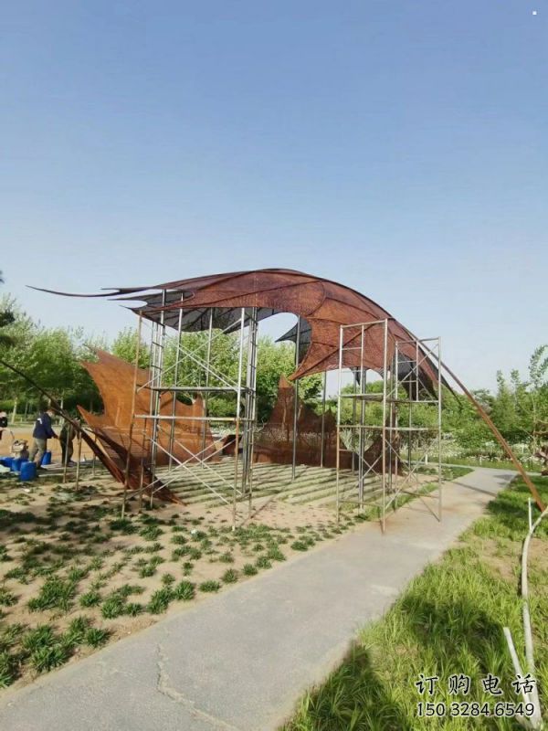 鏤空楓葉雕塑廠家，廣場(chǎng)系列，鐵藝楓葉雕塑生產(chǎn)廠家