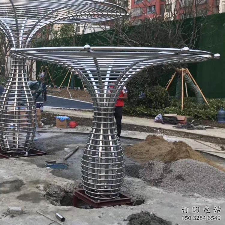 遮陽樹雕塑，彩鋼制作，景觀鏤空遮陽樹雕塑優(yōu)價