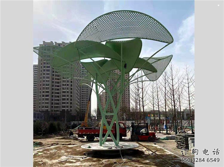 鏤空樹(shù)雕塑提供，美陳雕塑，烤漆鏤空樹(shù)雕塑承接