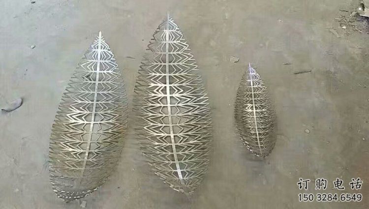 制造鏤空樹(shù)葉雕塑廠(chǎng)家，鋼管組合，鏡面鏤空樹(shù)葉雕塑常用