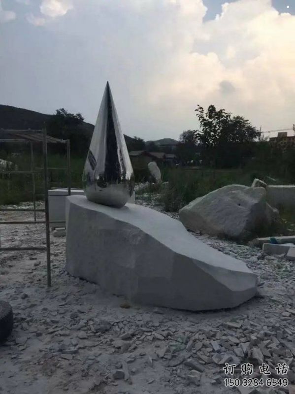 街道水珠雕塑