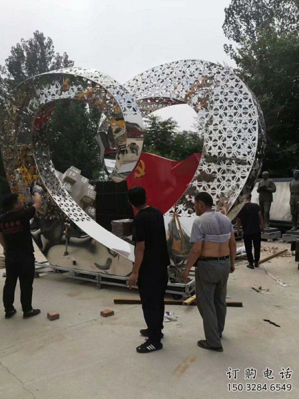 心形雕塑定做，城區(qū)小品，景觀鏡面心形雕塑定價(jià)