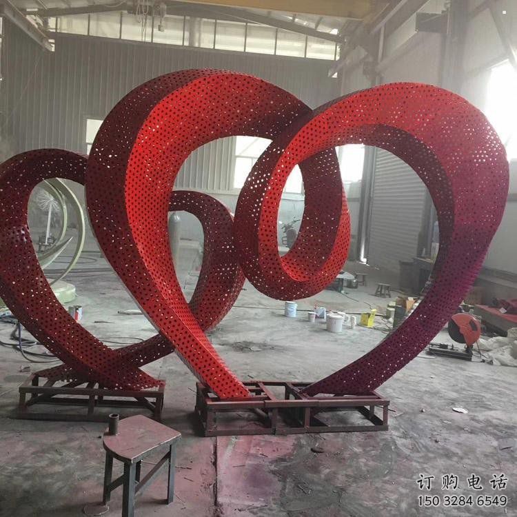 草地雙心雕塑 草地雙心雕塑
