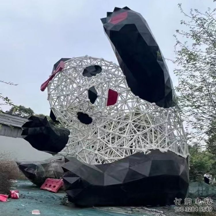 景區(qū)熊貓雕塑優(yōu)選，圓雕體系，鏤空切面熊貓雕塑選定