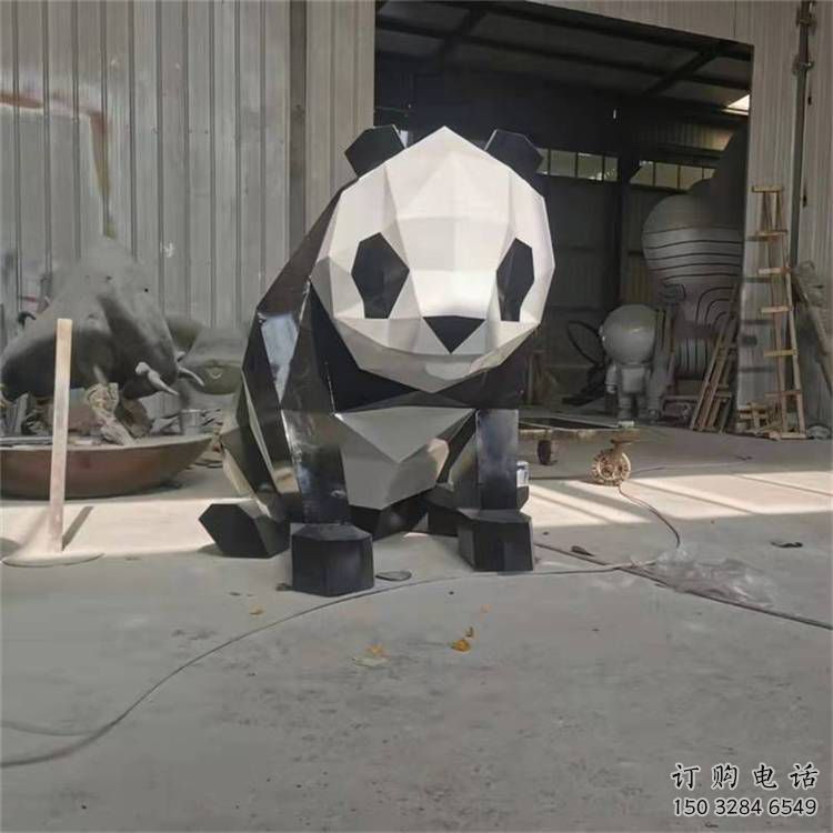 熊貓雕塑制造，白鋼構(gòu)件，幾何切面熊貓雕塑提供