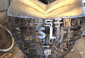 心形球雕塑批發(fā)，廣場系列，不銹鋼心形球雕塑廠家定價(jià)