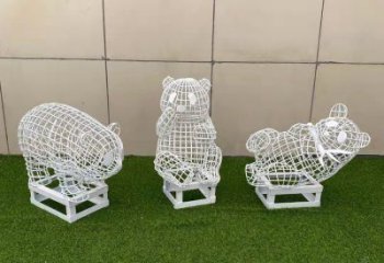 廣場熊貓雕塑優(yōu)價，鋼管組合，鏤空熊貓雕塑廠家