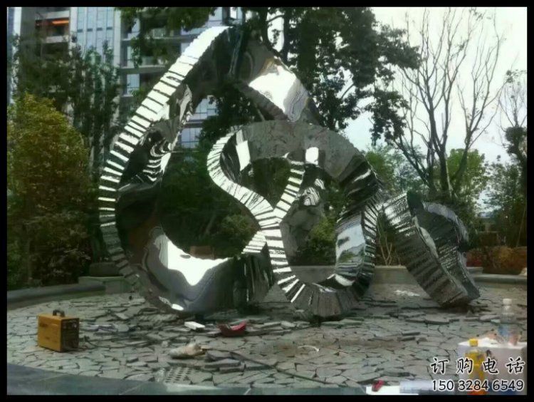 大型飄帶雕塑