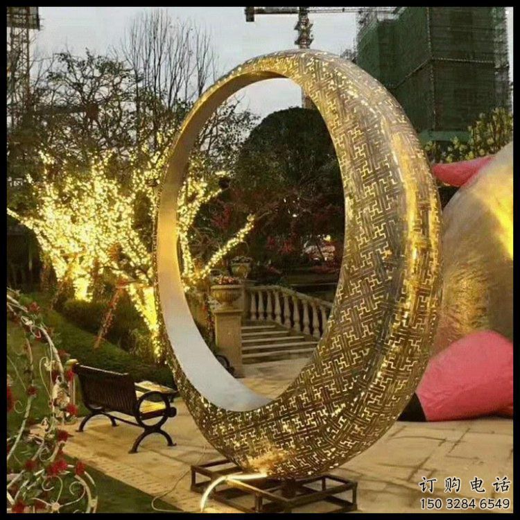 月亮雕塑批發(fā)，拉絲工藝，園林鏤空月亮雕塑承接