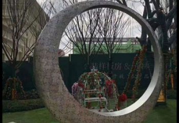 月牙雕塑工廠優(yōu)選，城市裝飾，景觀鏤空月牙雕塑供給