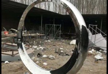 月牙雕塑選用，小區(qū)擺件，大型鏤空月牙雕塑公司