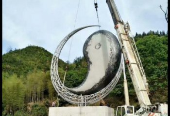 大型月亮雕塑，鍍銅景觀雕塑，鏡面工藝