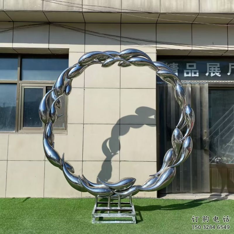 金魚雕塑定價，街景小品，環(huán)境圓環(huán)金魚雕塑批發(fā)