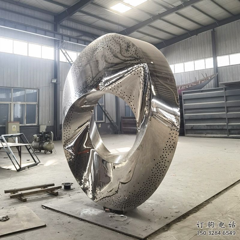 鈦金圓圈雕塑制造，廣場雕塑，制造不銹鋼圓圈雕塑批發(fā)