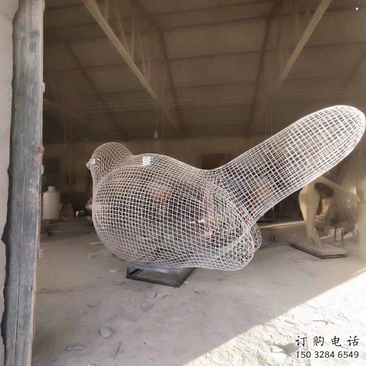 鏤空鳥雕塑批發(fā)，拉絲工藝，鐵藝小鳥雕塑承接