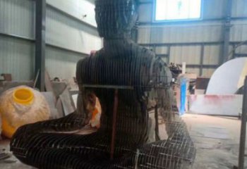 現(xiàn)代鏤空人物雕塑優(yōu)選，圓雕體系，鐵藝坐式人物雕塑選定