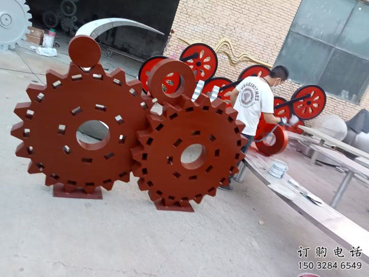 車輪雕塑定制制造，歐式風(fēng)格，車輪雕塑裝飾供給