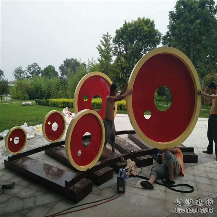 車輪雕塑精品，白鋼構(gòu)件，別墅車輪雕塑供求