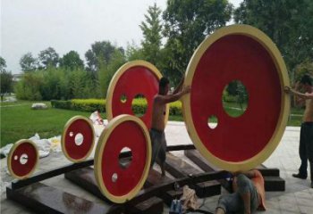 車輪雕塑精品，白鋼構(gòu)件，別墅車輪雕塑供求