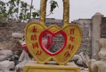 廣場(chǎng)鎖子雕塑批發(fā)，廣場(chǎng)系列，玻璃鋼鎖子雕塑工藝
