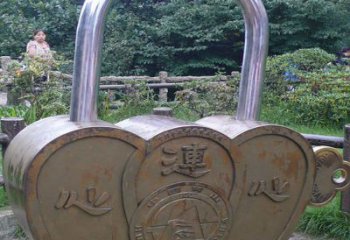 鎖子雕塑制造，白鋼構(gòu)件，玻璃鋼鎖子雕塑提供
