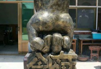 阜陽握拳雕塑訂做，歐式風(fēng)格，玻璃鋼握拳雕塑廠家選定