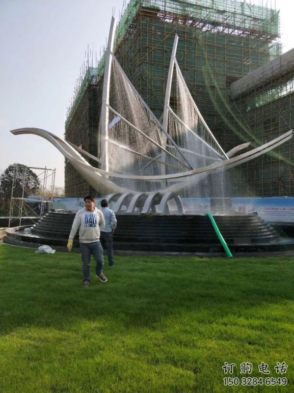 深圳帆船噴泉雕塑，水景水秀組合，旱地帆船噴泉雕塑廠家