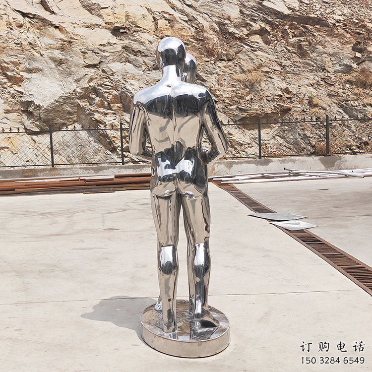 玉林廣場(chǎng)情侶雕塑