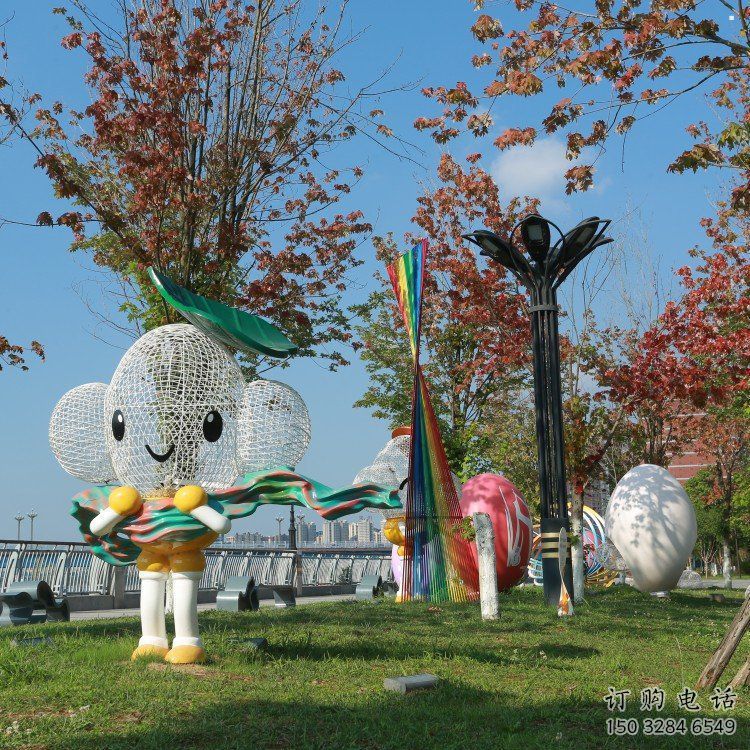 上饒戶外鏤空卡通雕塑供應，花園小品，鐵藝卡通雕塑展品
