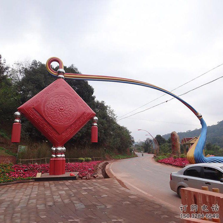 玉樹(shù)街道中國(guó)結(jié)雕塑