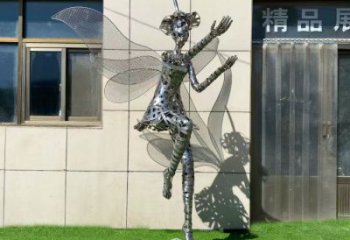 盤錦現(xiàn)代鏤空舞者雕塑承接，歐式風(fēng)格，鐵藝跳舞雕塑精選